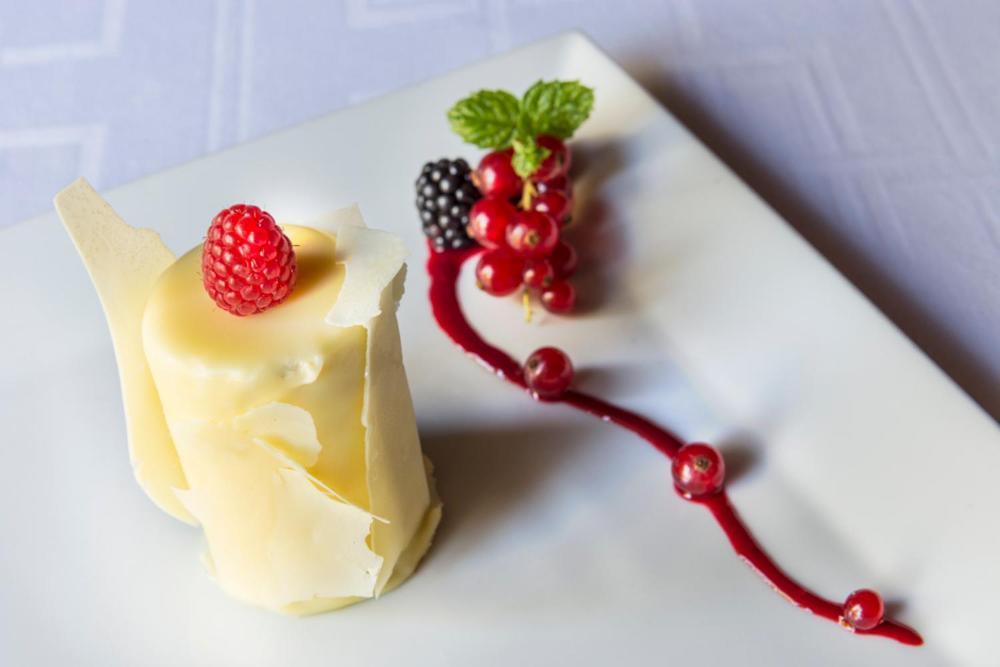 Logis-Hotel-Restaurant La Gentilhommiere Artres Dış mekan fotoğraf
